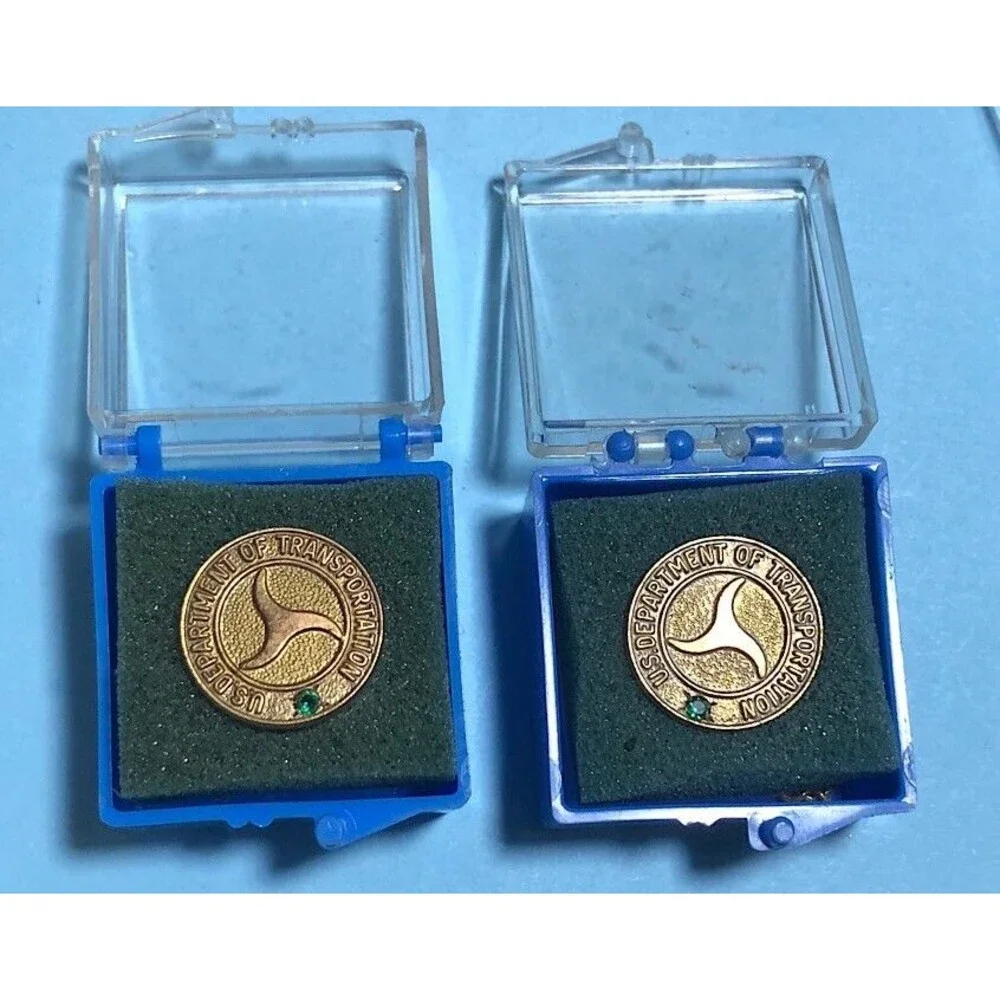 DEPARTMENT of TRANSPORTATION  Service Pin,w/green stone, Tie Tack In Box